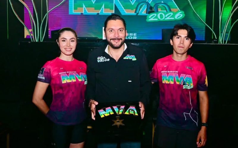 Invita Carlos Villarreal al Medio Maratón 2026