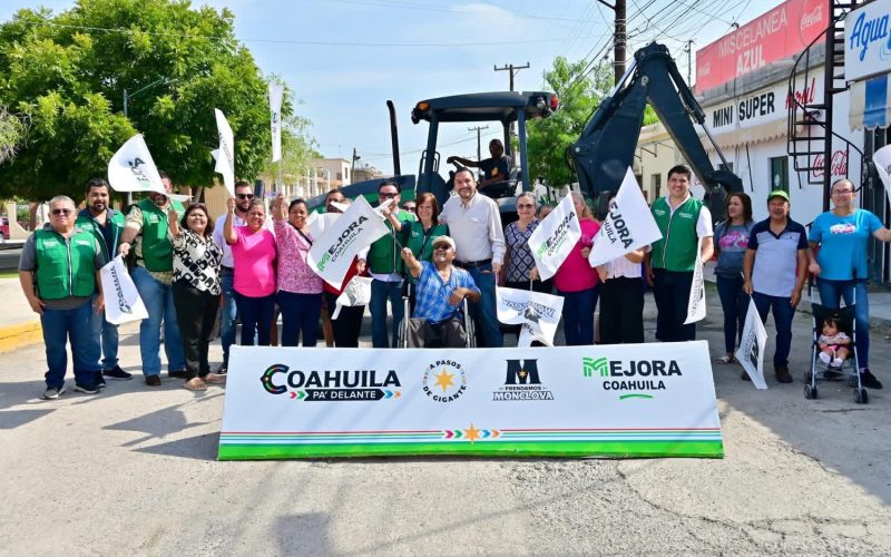 Cumple Carlos Villarreal con vecinos de Estancias