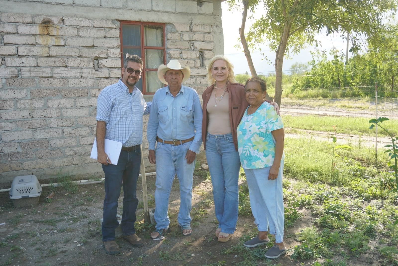 Recorre Alcaldesa Laura comunidad de Nogalitos