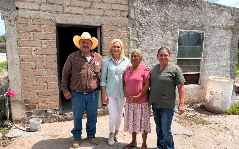 Mantiene Laura cercanía con comunidades rurales
