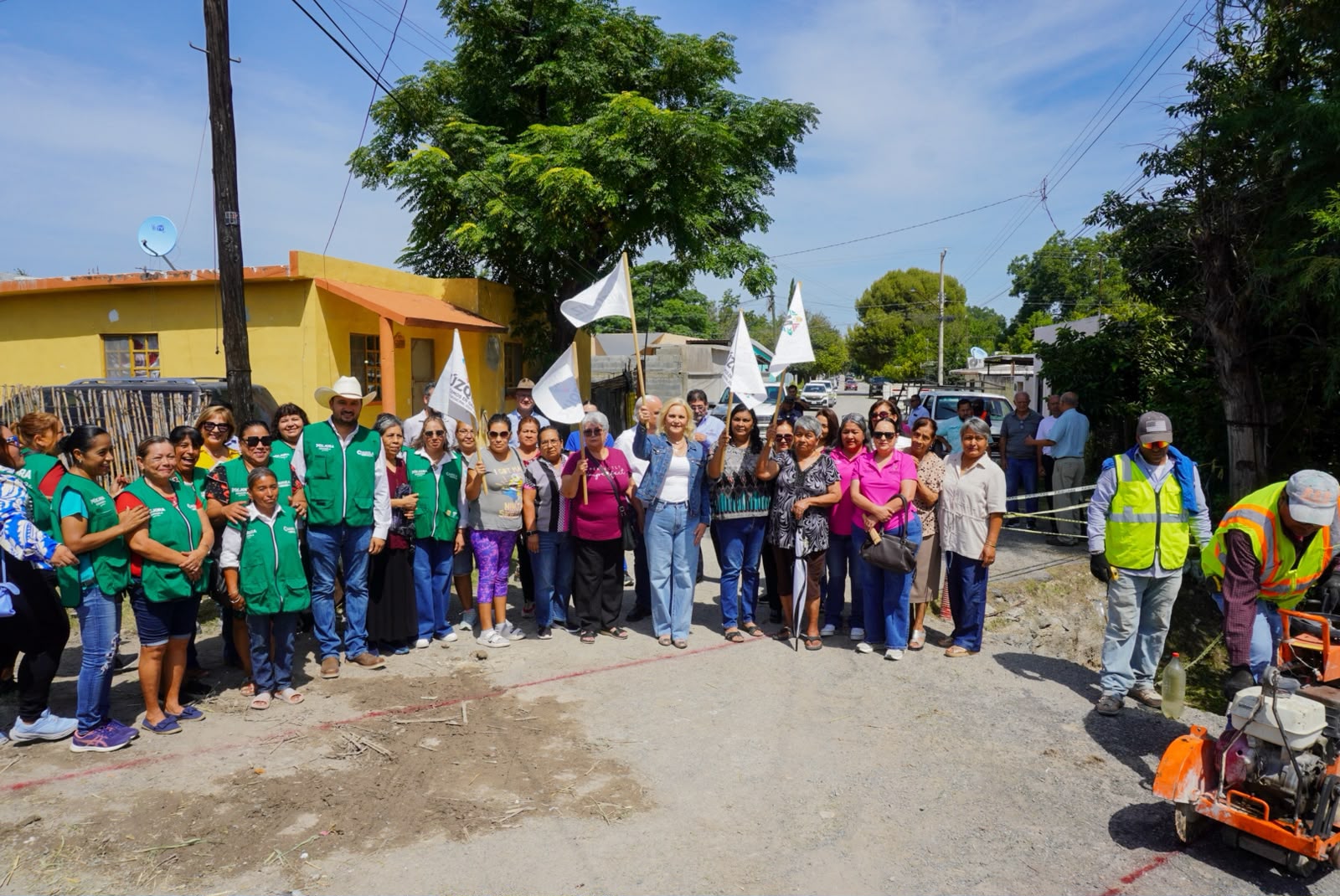 Dan banderazo a puente en Múzquiz
