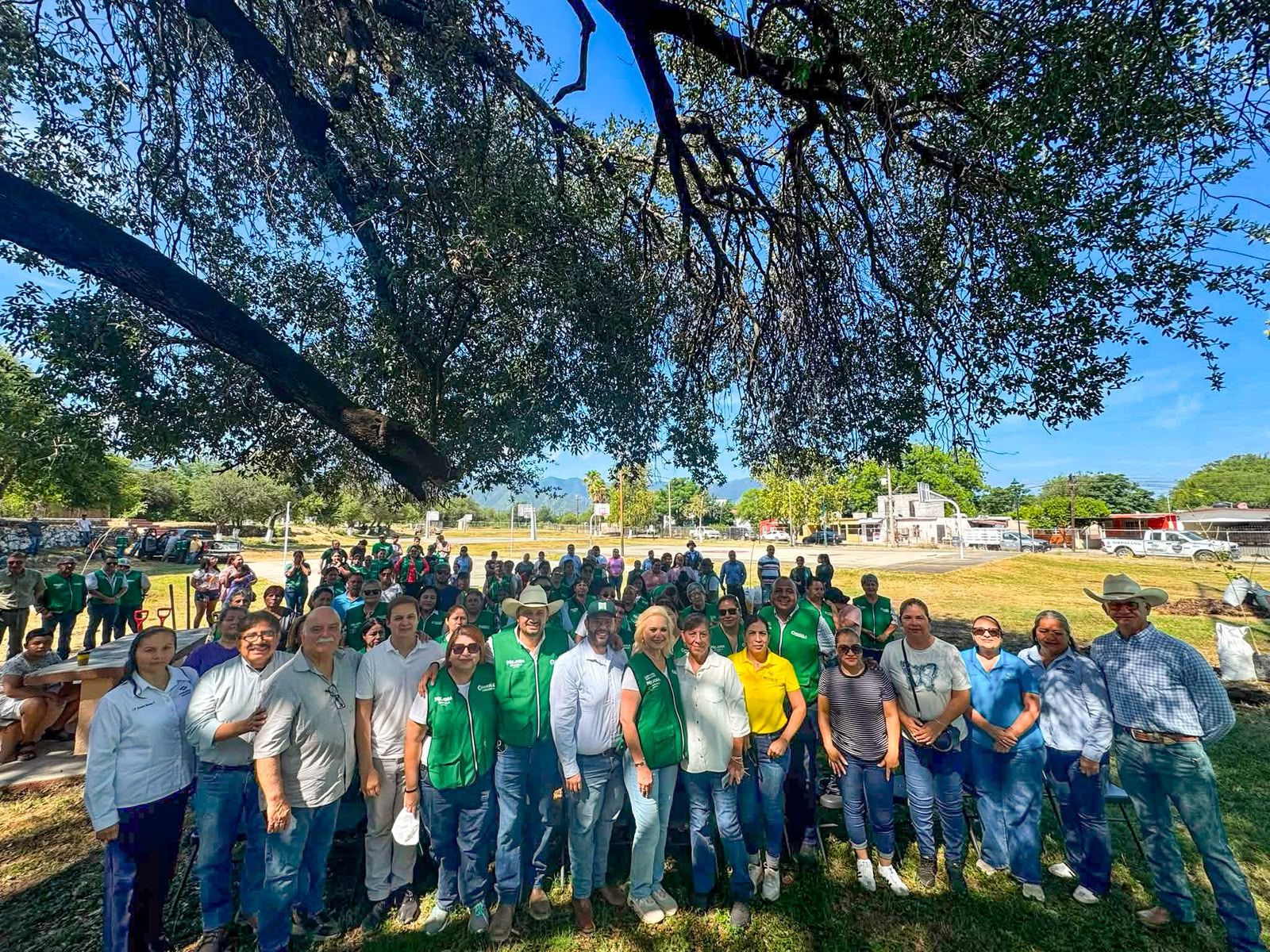 Se suma Gachupina a la jornada de reforestación