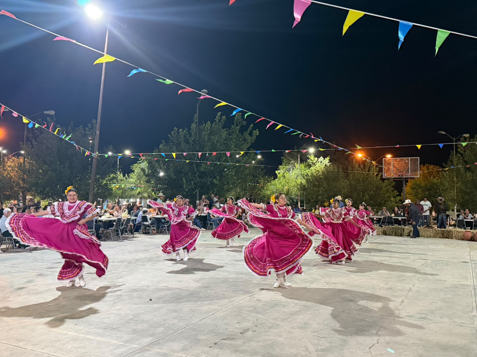 Celebran con éxito tradicional callejoneada local en Múzquiz