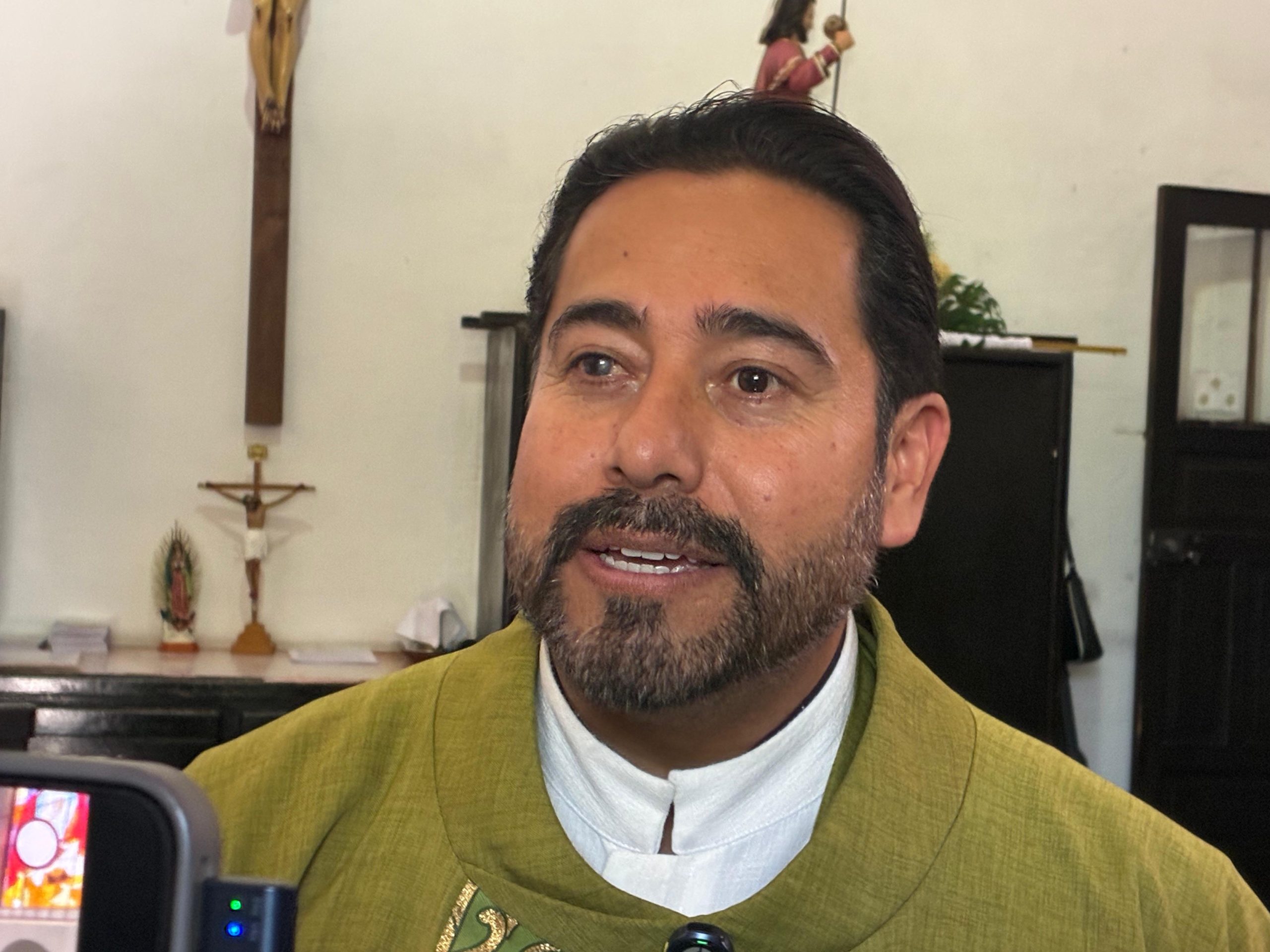 Urgen más sacerdotes