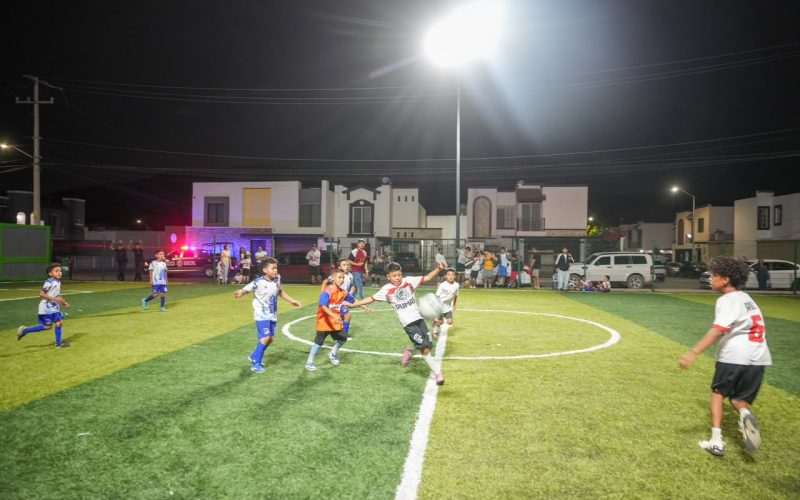 Disfrutan familias de Ramos espacios públicos renovados