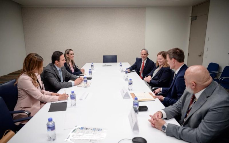 Fortalece Javier Díaz el trabajo coordinado con Embajada de EU