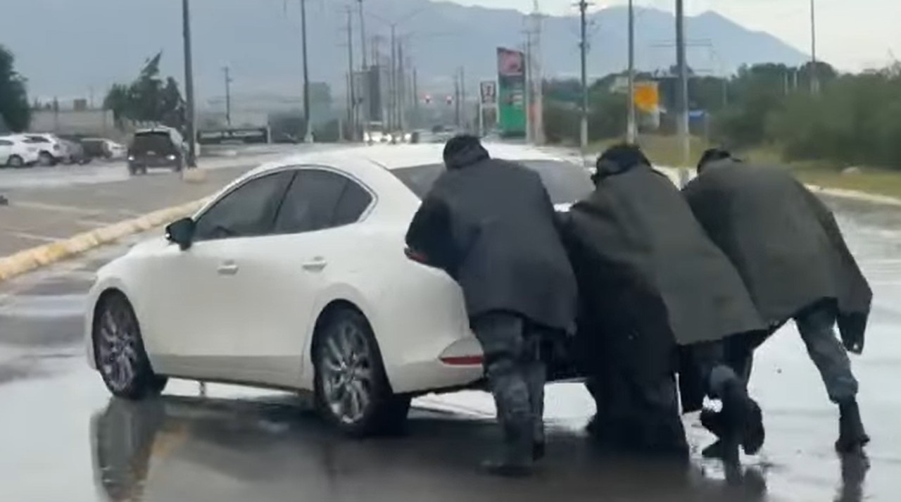 Auxilia Comisaría a conductores varados