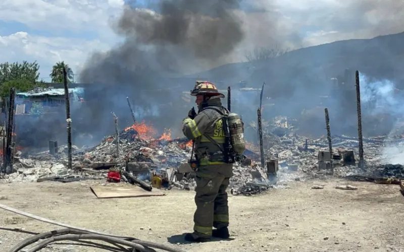 Consume incendio tejabanes tras riña