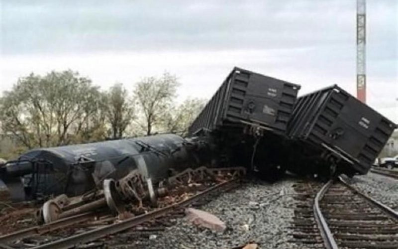 Descarrila tren de Ferromex y derrama químico en Sonora