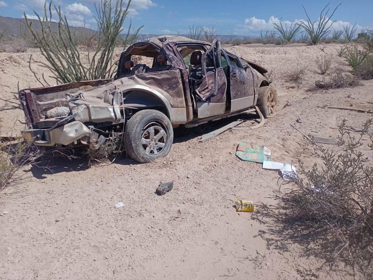 Deja volcadura a 4 niños y un adulto heridos en la 30