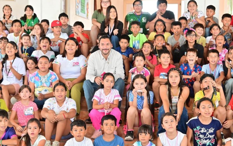 Carlos Villarreal recorre centros de Cursos de Verano Monclova 2026