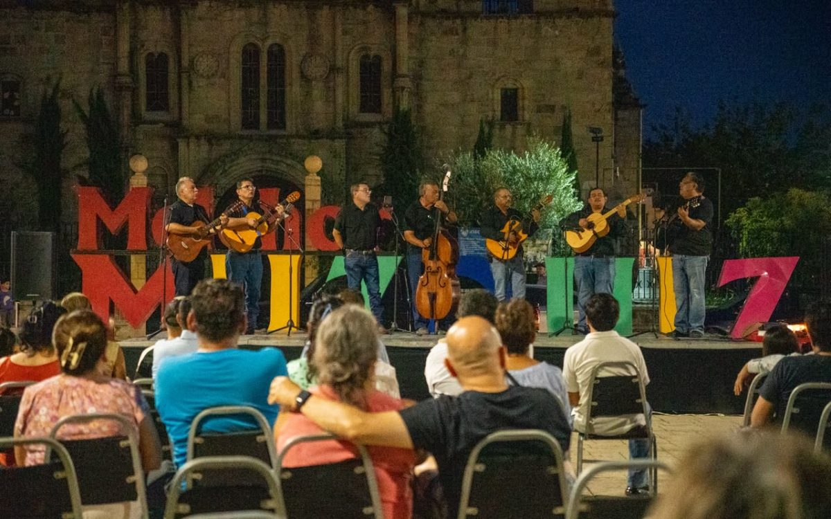 Regresan con gran éxito los Viernes Culturales a la Plaza Principal de Múzquiz