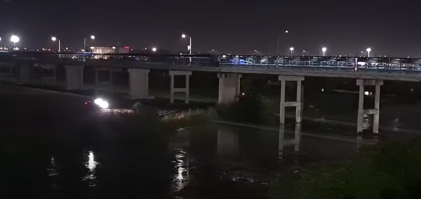 Cierran puentes ante posible riesgo de impacto de boyas
