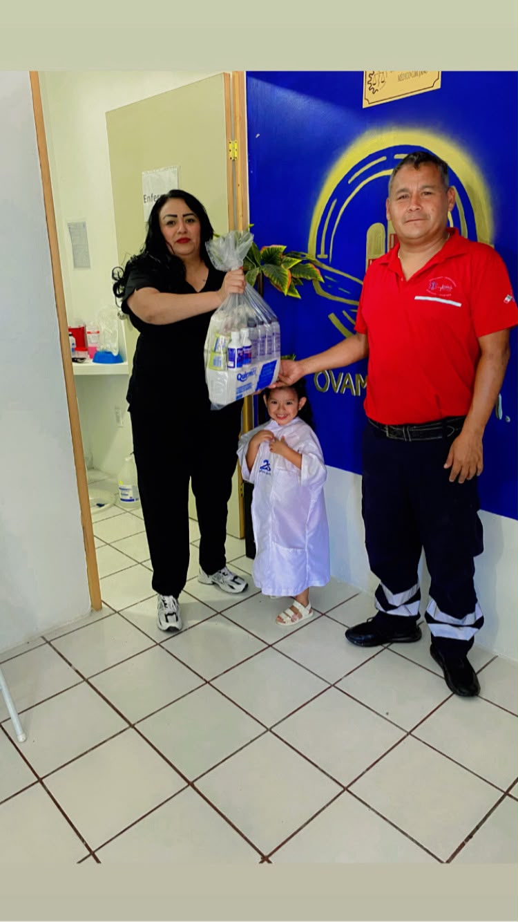 Dona material de curación a GRUM
