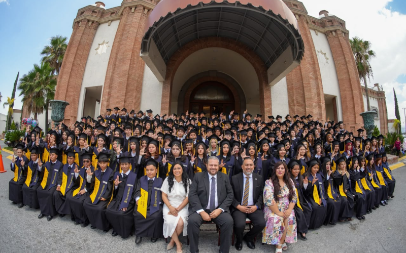 Se gradúan 200 alumnos de IMARC en Ramos Arizpe
