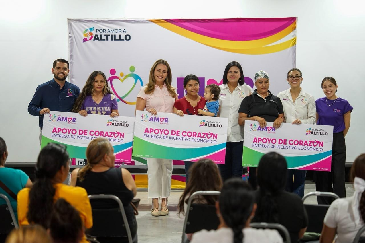 Entrega Luly López Apoyos de Corazón a mujeres saltillenses