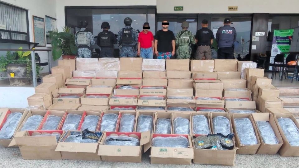 Capturan a tres personas con casi 700 kilos de m*rihuana en carretera de Chiapas; viajaban desde la CDMX