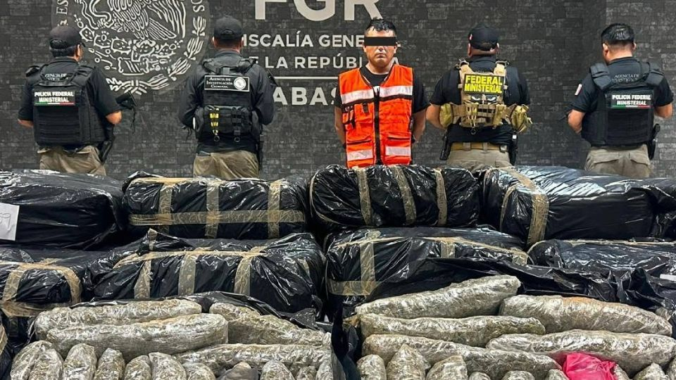 Decomisan más de una tonelada de m*rihuana en carretera de Tabasco; hay un detenido