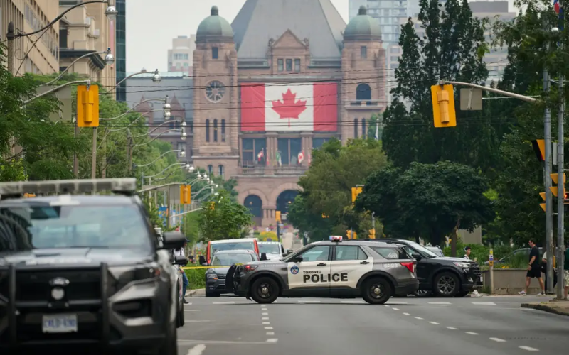 La policía investiga tirote0 contra el consulado de EU en Toronto