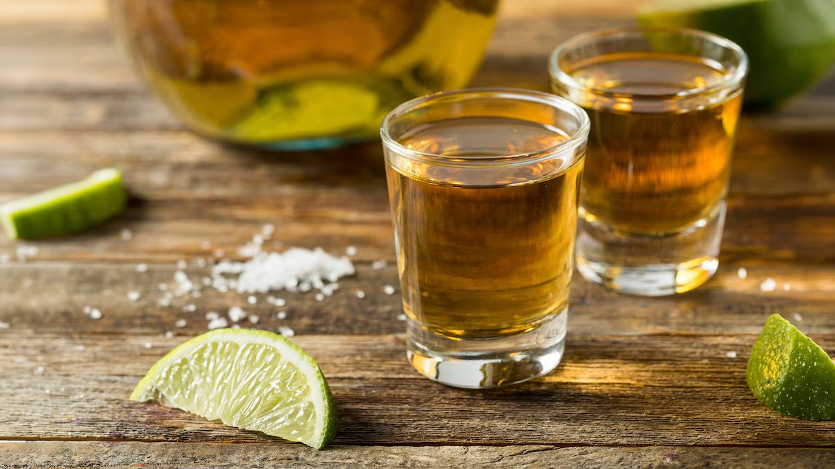  México aplicará aranceles recíprocos a países que impongan barreras al tequila