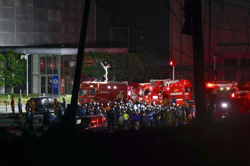 Rescatan a cuatro personas bajo los escombros de centro comercial colapsado por terremoto en Japón