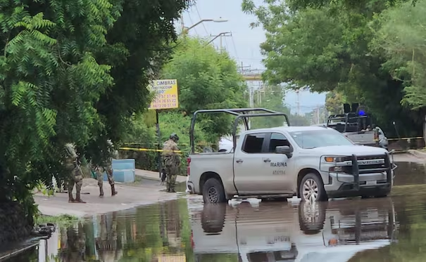 Marina rescata a joven s*cuestrado en Culiacán; captores huyeron tras una persecución