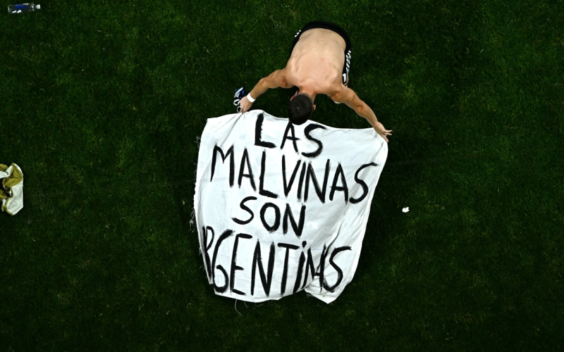 La FIFA abre expediente disciplinario por la bandera de Argentina sobre las Malvinas en el Mundial