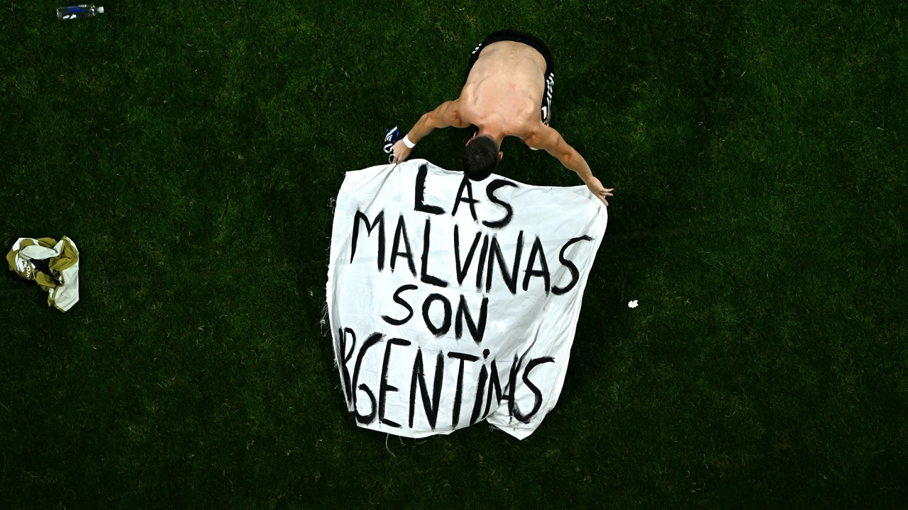 La FIFA abre expediente disciplinario por la bandera de Argentina sobre las Malvinas en el Mundial