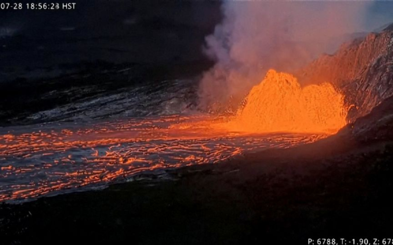 Entra en erupción el volcán Kilauea en Hawaii; lanza lava a más de 150 metros de altura