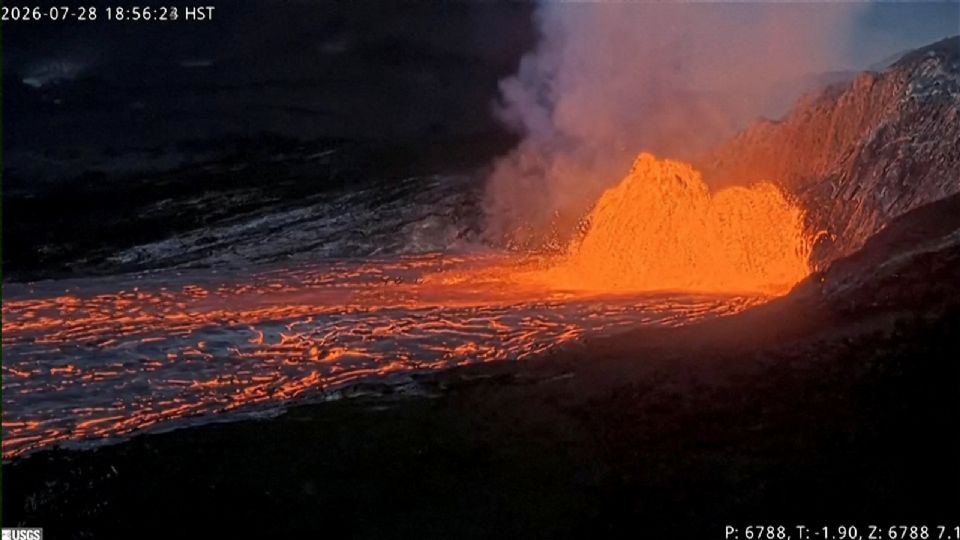 Entra en erupción el volcán Kilauea en Hawaii; lanza lava a más de 150 metros de altura