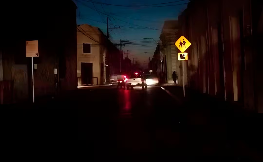 Apagones en Yucatán; vecinos bloquean Mérida 2000 y dejan sin servicio cinco rutas del Va y Ven