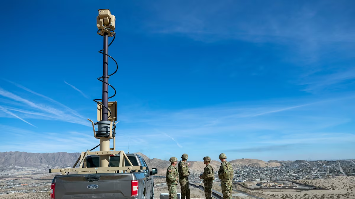 Trump construye ‘muro inteligente’ en frontera con México de 46 mil mdd: Tendrá IA y torres de vigilancia
