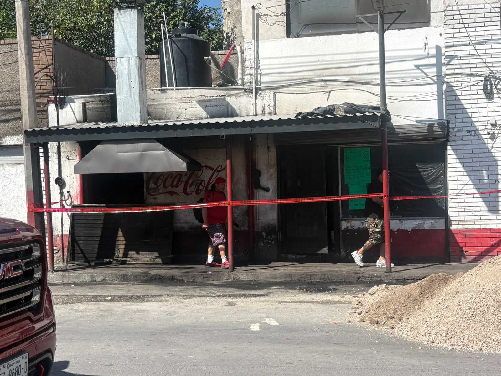 BOMBEROS CONTROLARON EL FUEGO ANTES DE QUE ALCANZARA EL RESTAURANTE