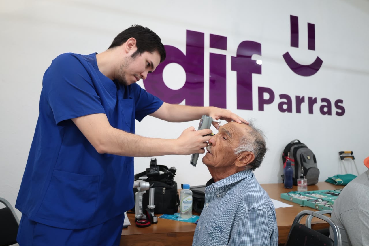 DIF Parras acerca servicios para mejorar la salud visual