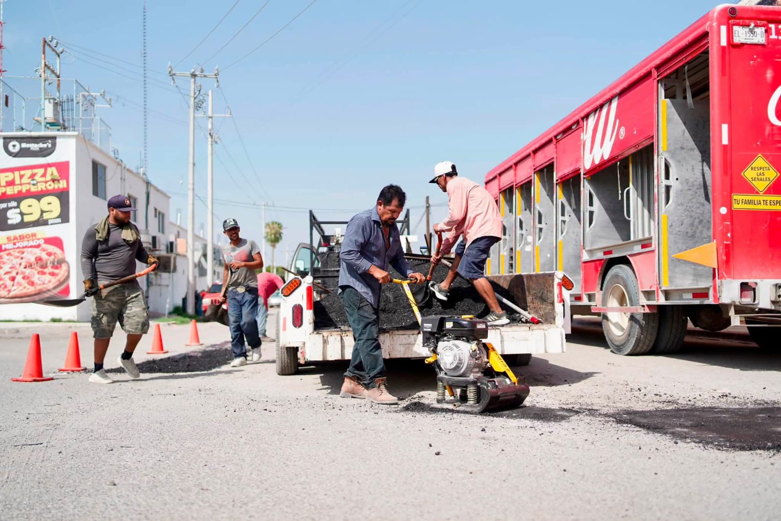 Sabinas refuerza trabajos de bacheo
