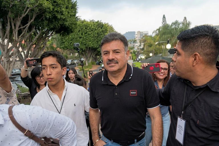 Sin fuero dos alcaldes; uno por asesinato de periodista