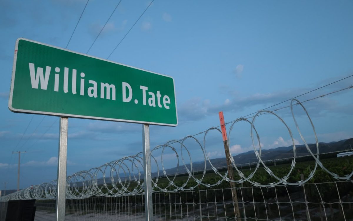Nombra Parras calle Mayor William D. Tate