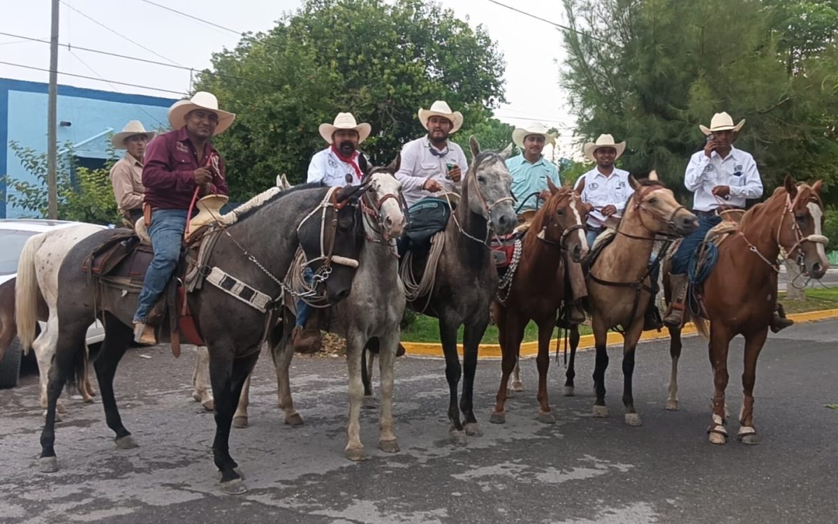 Cabalgata General Cepeda a Parras reúne a 450 jinetes
