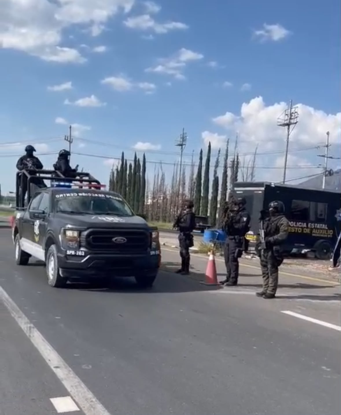 Despiden con honores al policía Mauro Flores