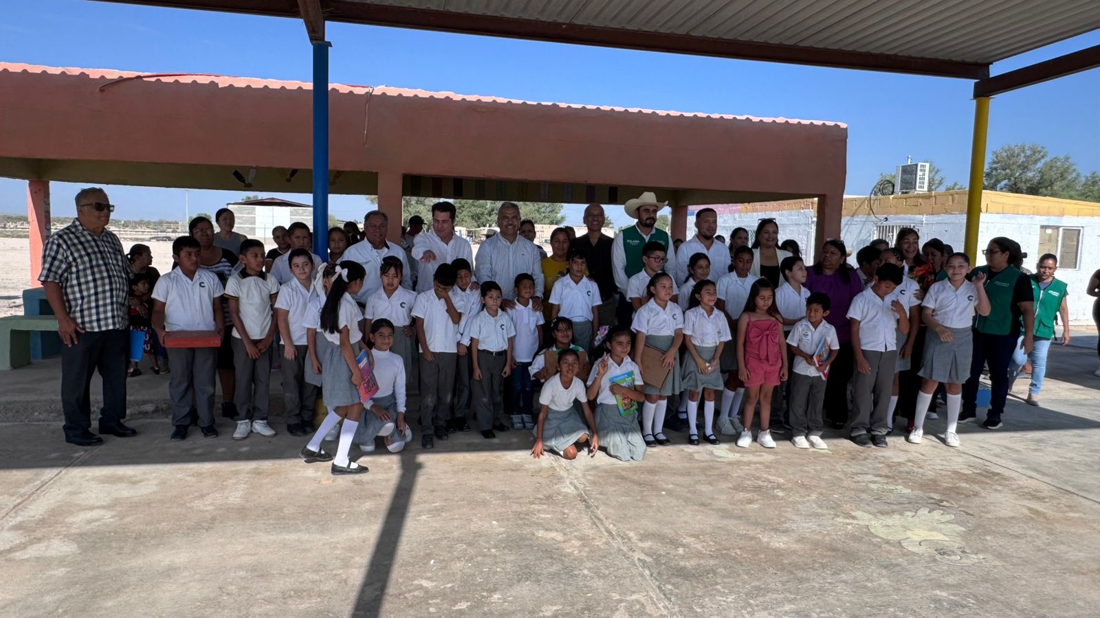 Respalda a estudiantes de Cuatro Ciénegas