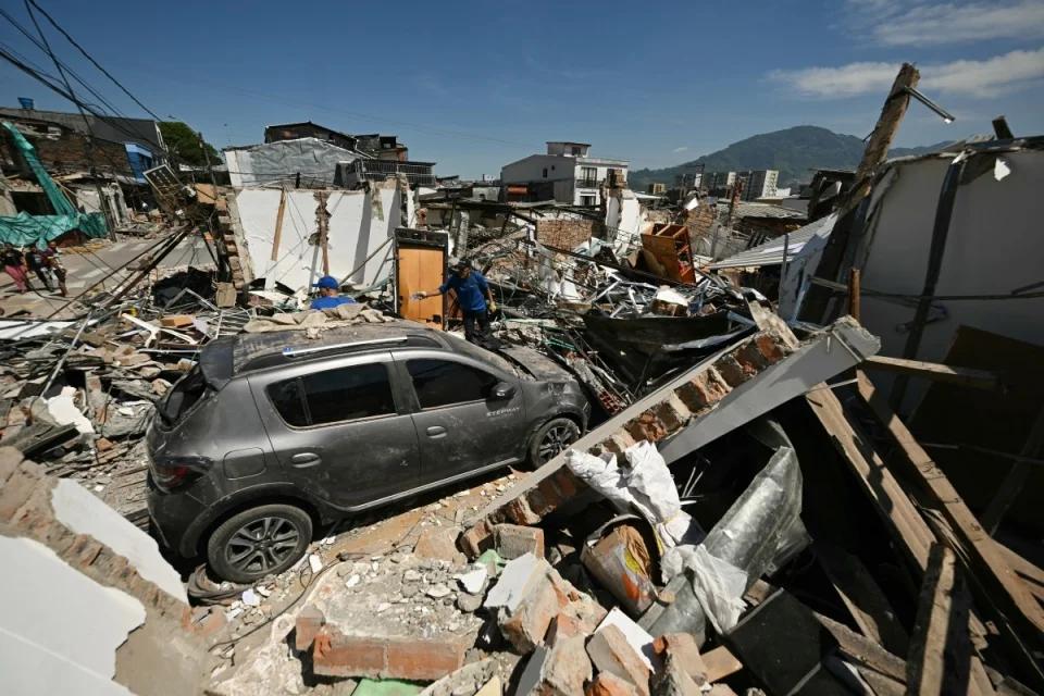 Crece cifra de muertos tras sismo en Colombia