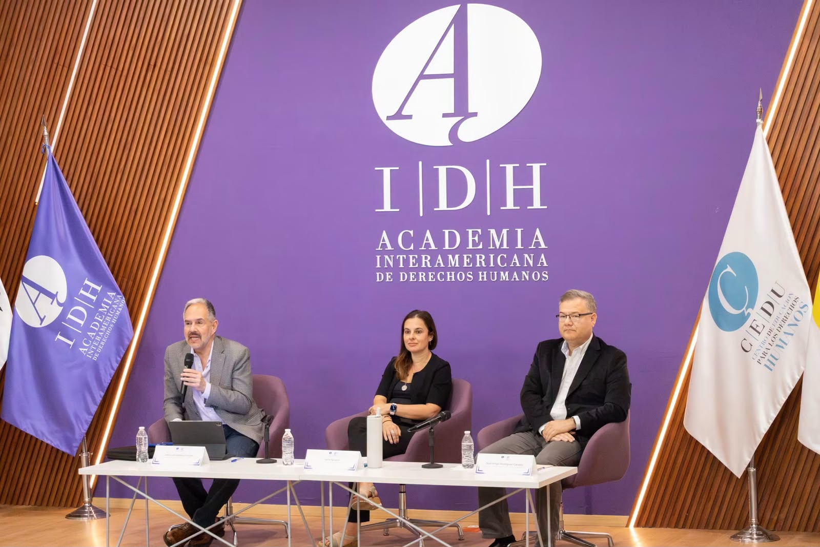 Participa José A. Rodríguez Canales en conferencia inaugural de la AIDH