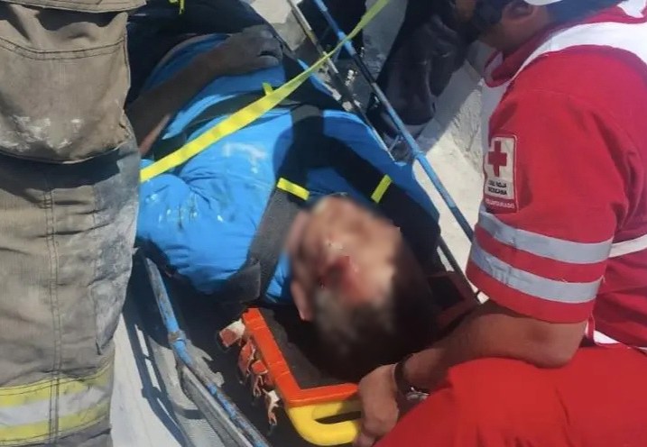 Recibe albañil descarga eléctrica y queda lesionado