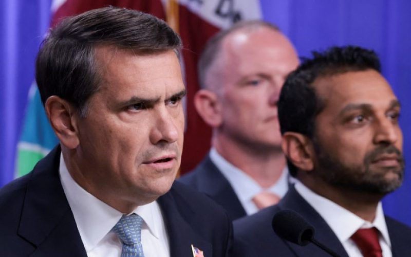 … y en EU el Departamento de Justicia le pone “lupa” a 5