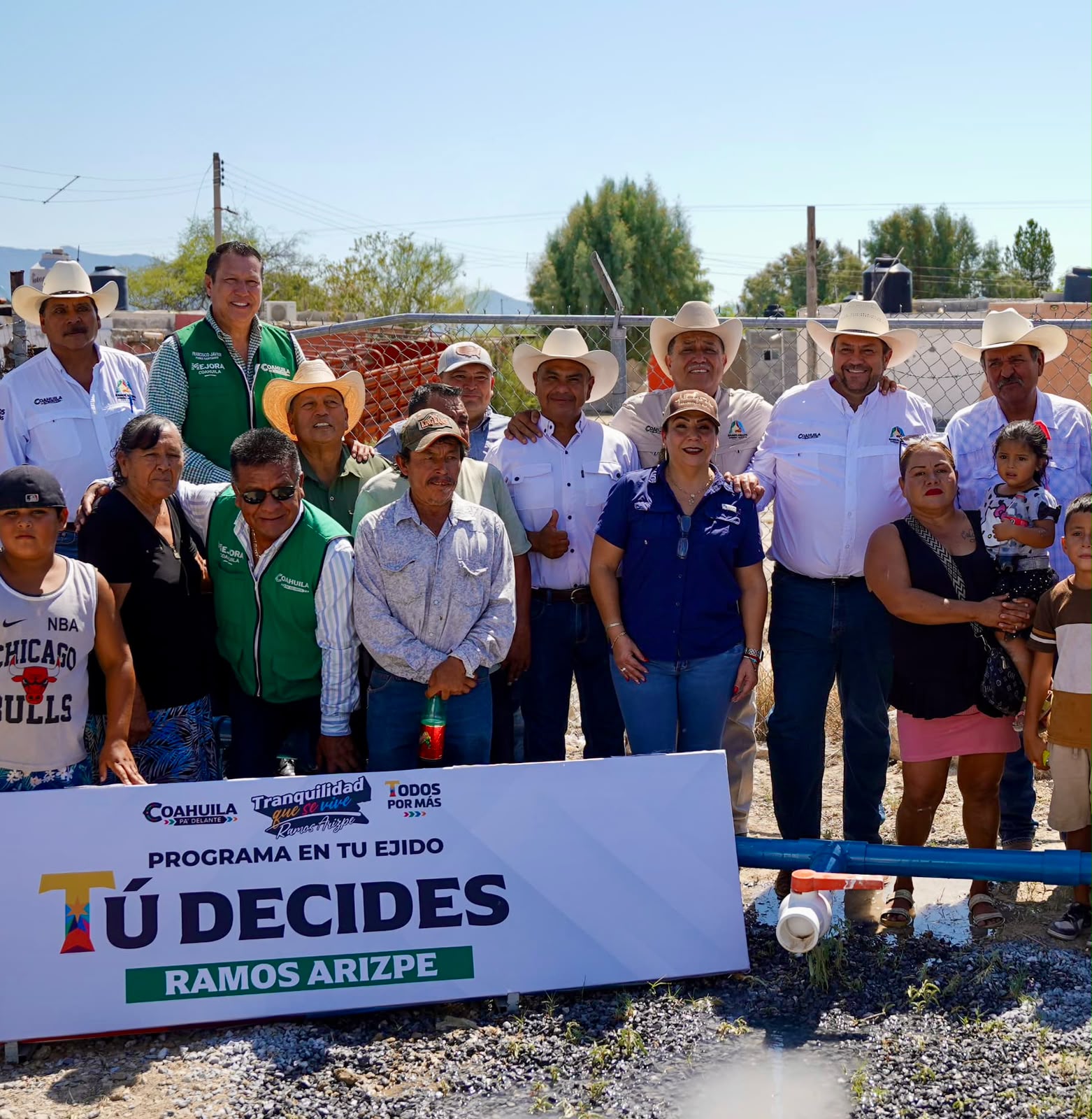 Entrega Tomás Gutiérrez nuevo equipamiento de pozo de agua en La Leona
