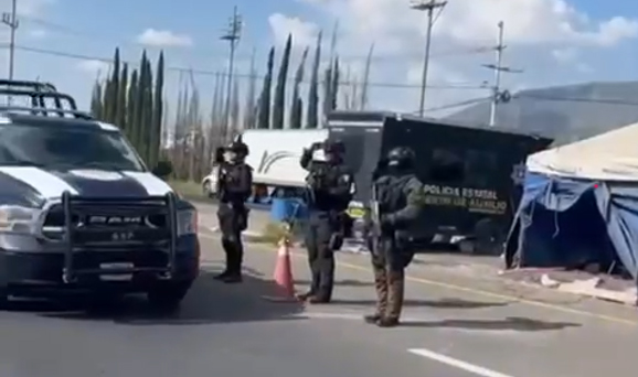 Despiden con honores a Maurosirenas acompañan su último adiós