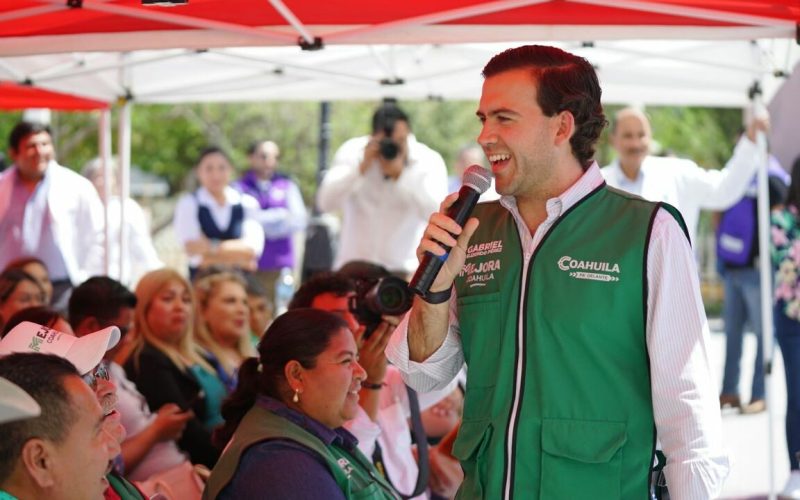 Trabaja Gabriel en iniciativas en bien de familias del Estado