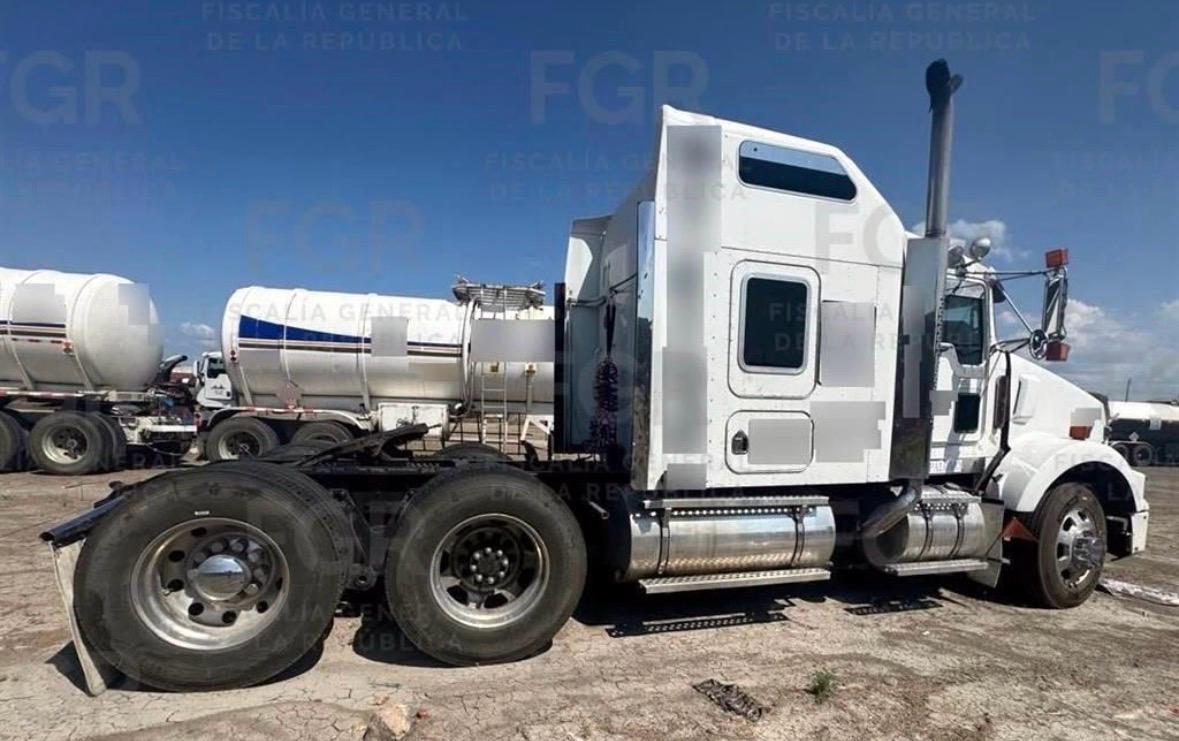 Aseguran 62 mil litros de “huachicol” tras incendio