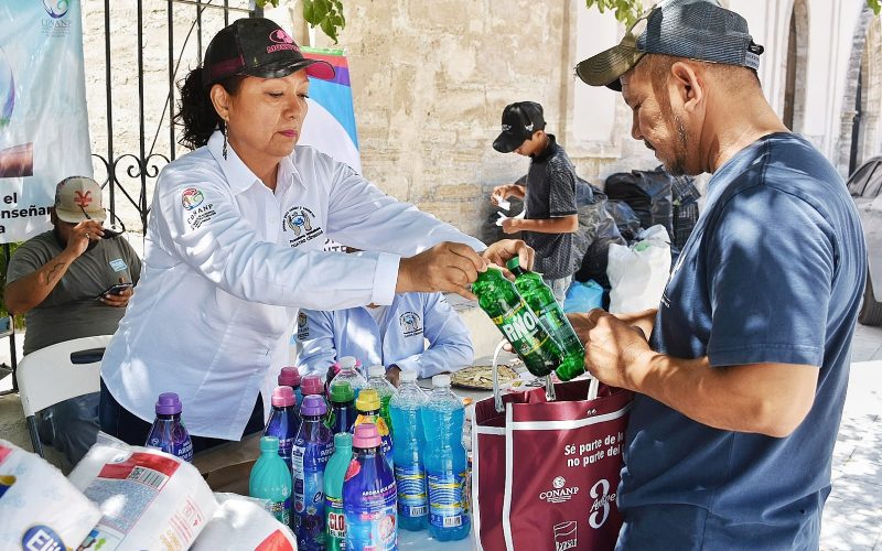 IMPULSA VÍCTOR LEIJA EL RECICLAJE Y LA ECONOMÍA FAMILIAR CON “MERCADITO DE TRUEQUE”