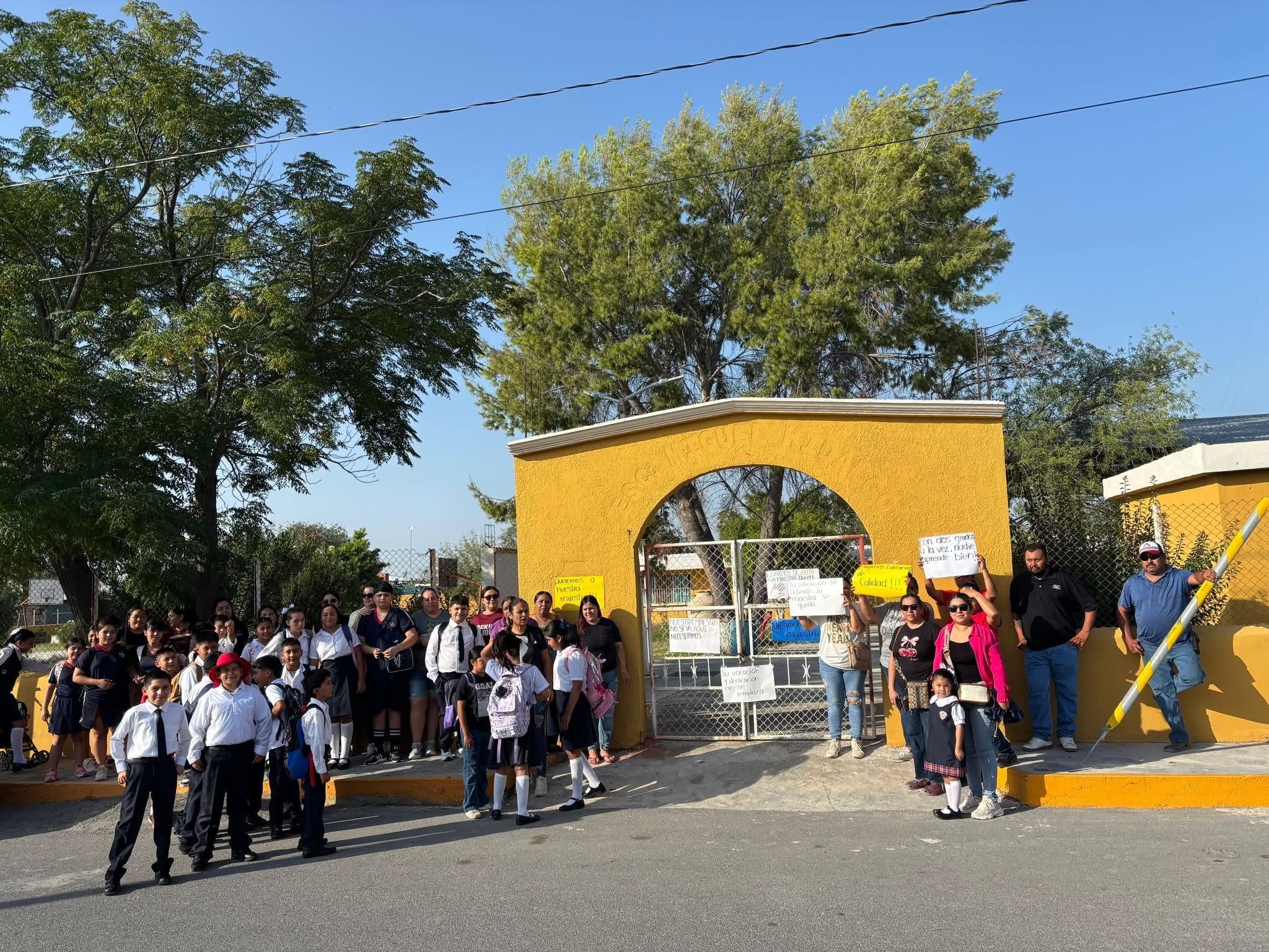 Protestan por falta de docentes en Abasolo